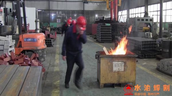 火警警鈴發(fā)出,拉響滅火救援演練序幕 火警警鈴發(fā)出,拉響滅火救援演練序幕