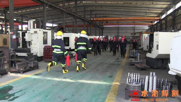 shuipo安全人員奔赴著火點(diǎn) shuipo安全人員奔赴著火點(diǎn)