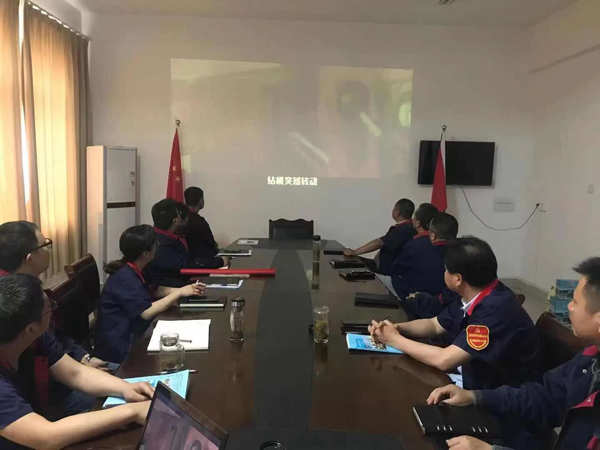 第二建筑工程事業(yè)部召開“強化意識、防控風(fēng)險”動員會