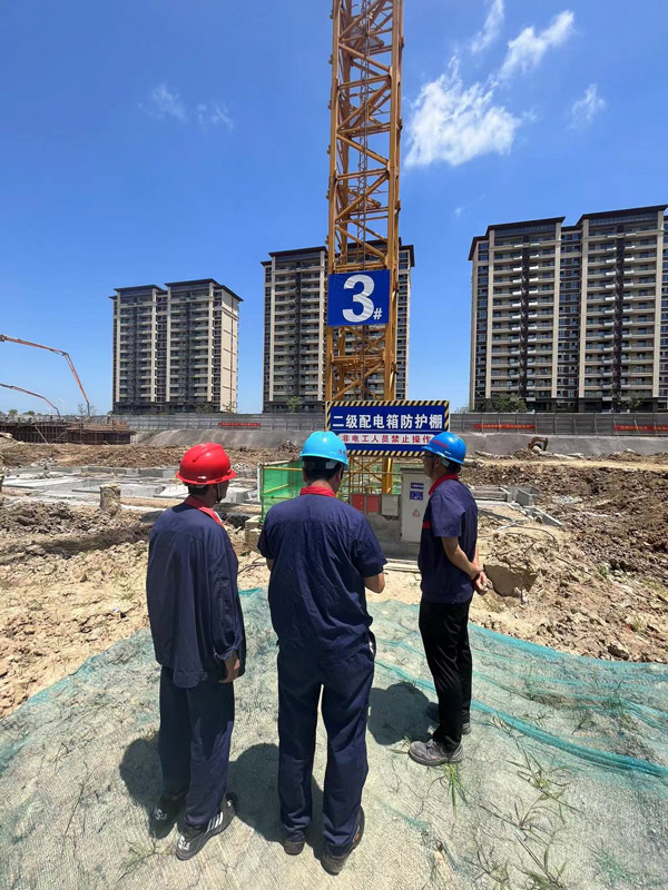 公司開展塔吊專項檢查