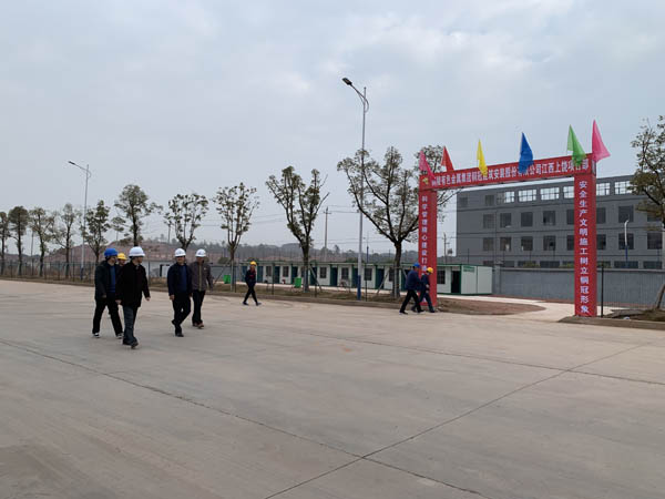 公司領導到江西匯盈電解項目指導工作 公司領導到江西匯盈電解項目指導工作