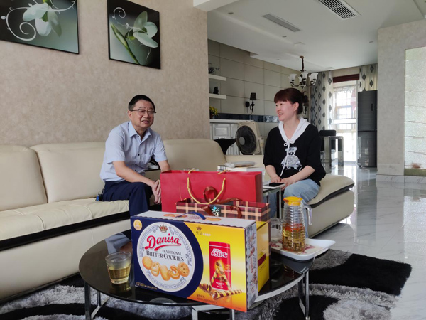 公司黨委開(kāi)展走訪慰問(wèn)