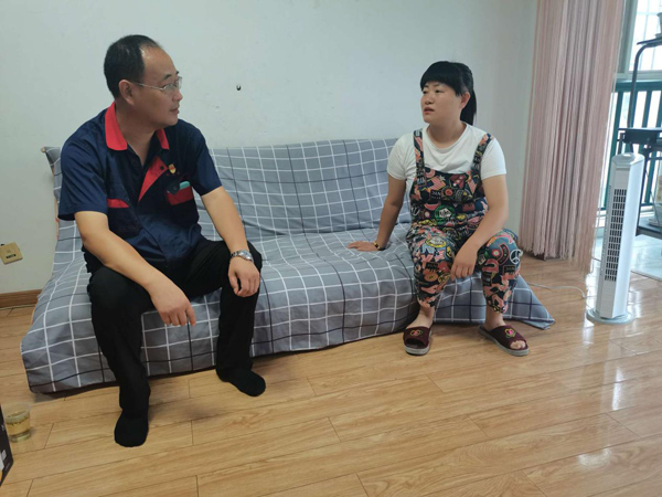 公司黨委開(kāi)展走訪慰問(wèn)